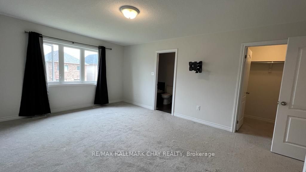 7 Albany St