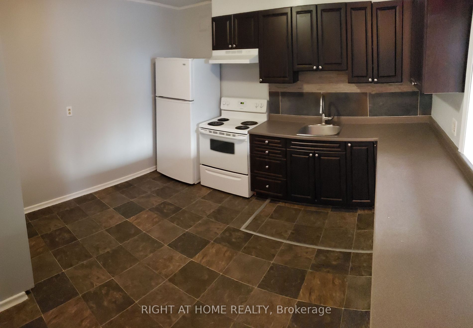 315 Laclie St, #7