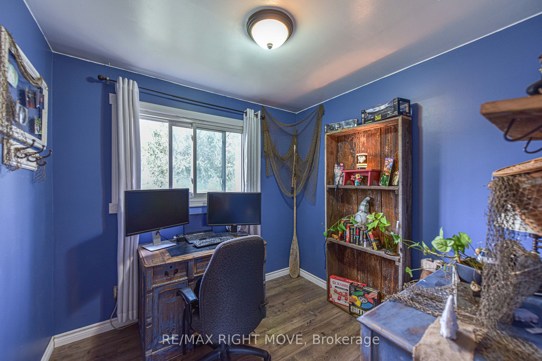 16 Champlain Cres