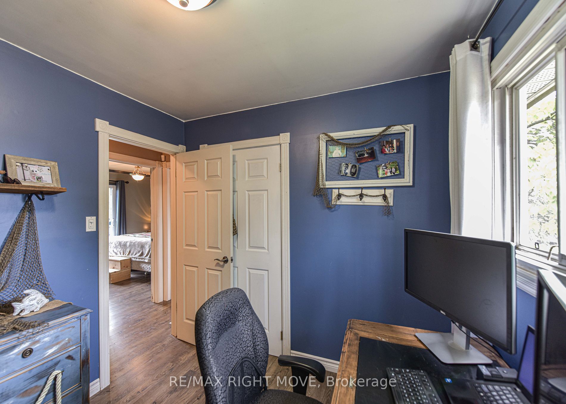 16 Champlain Cres