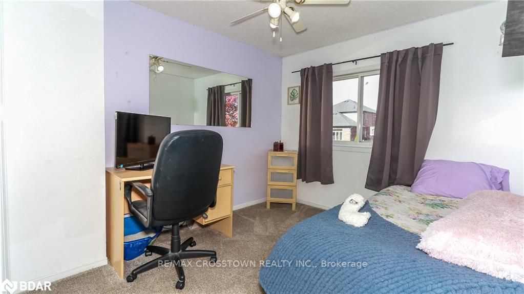 20 Lion's Gate Blvd