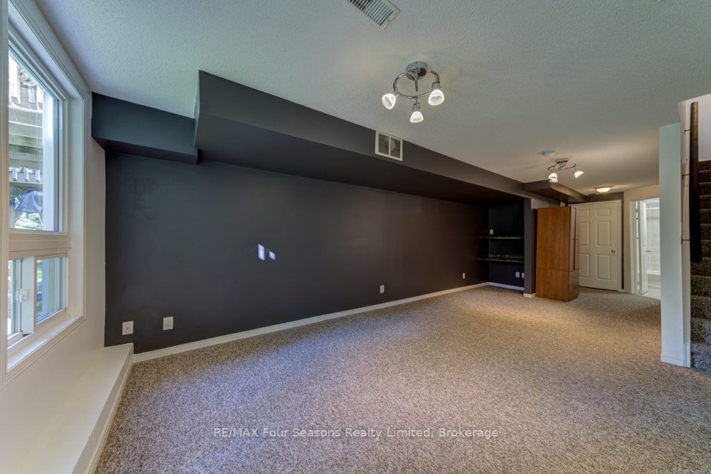 4 Royalton Lane, #4