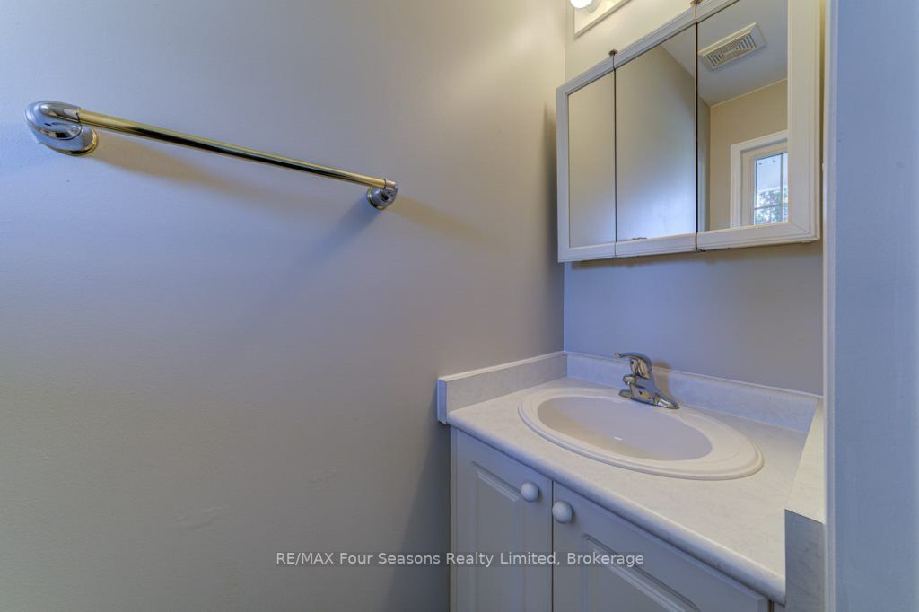 4 Royalton Lane, #4