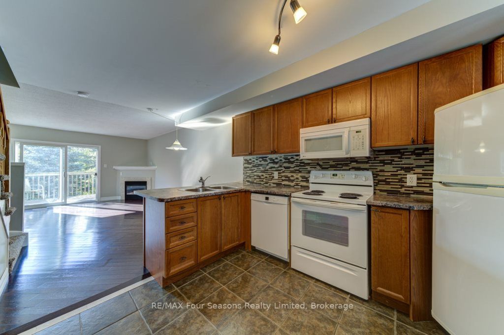 4 Royalton Lane, #4