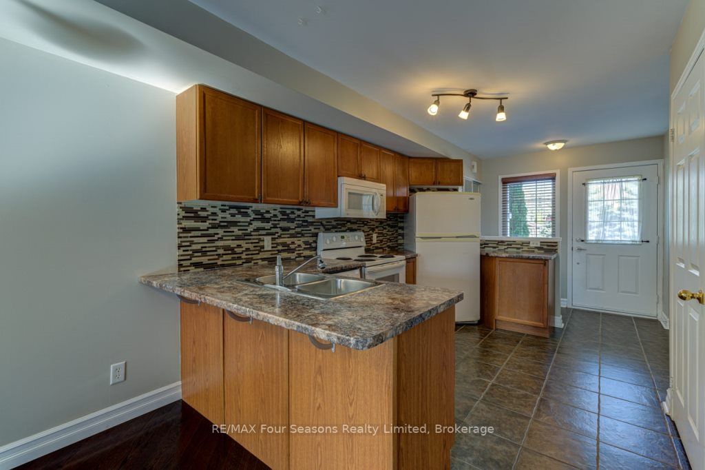 4 Royalton Lane, #4