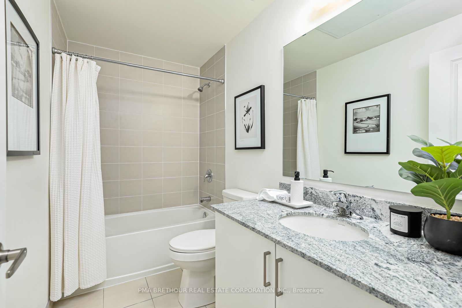 17 Spooner Cres, #207