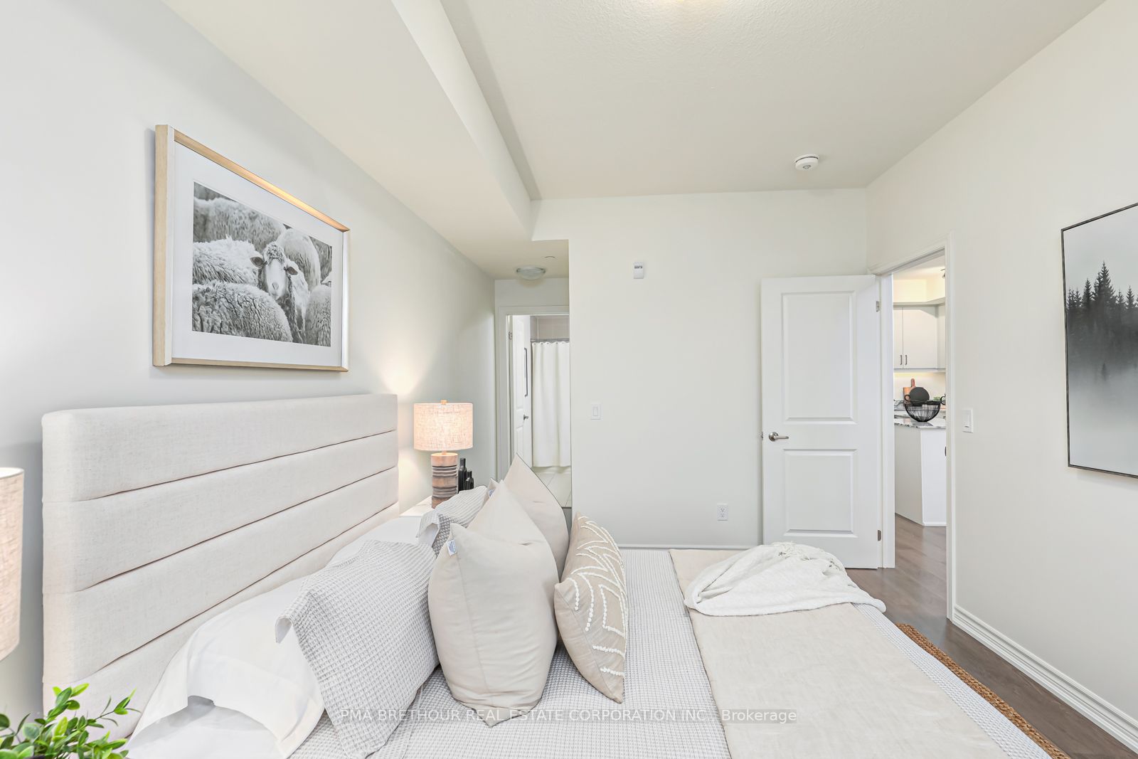 17 Spooner Cres, #207