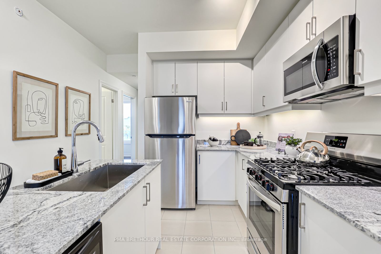 17 Spooner Cres, #207