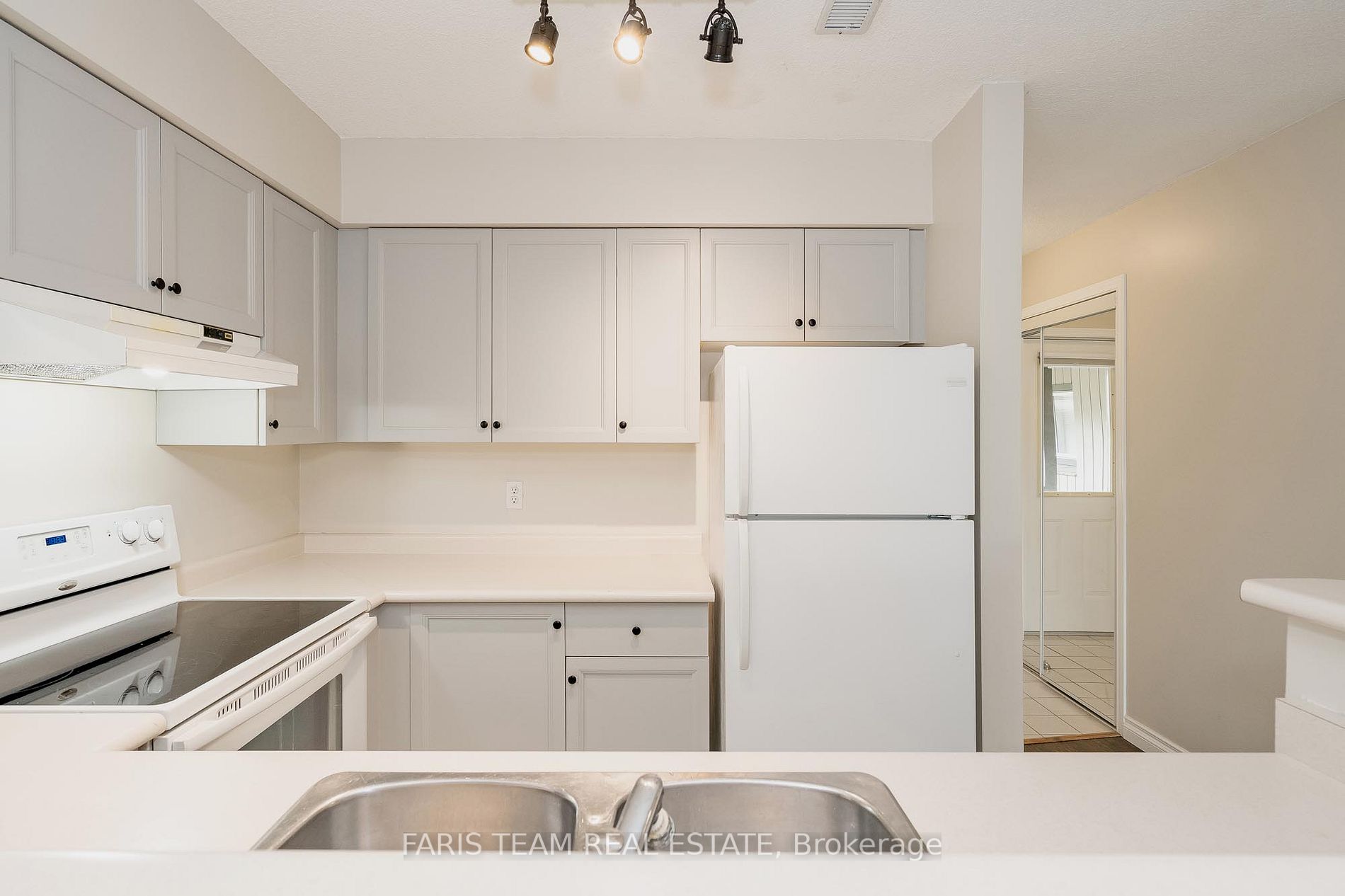 337 Mariners Way, #8
