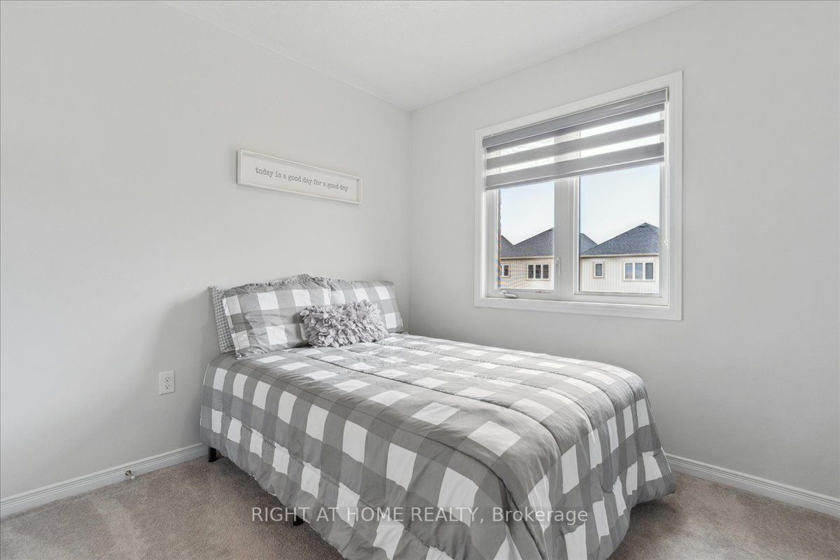 6 Barfoot St
