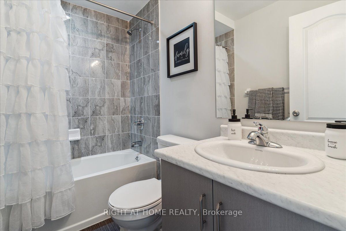 6 Barfoot St