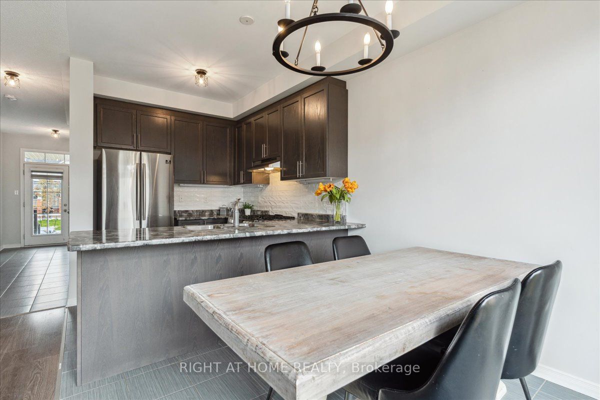 6 Barfoot St