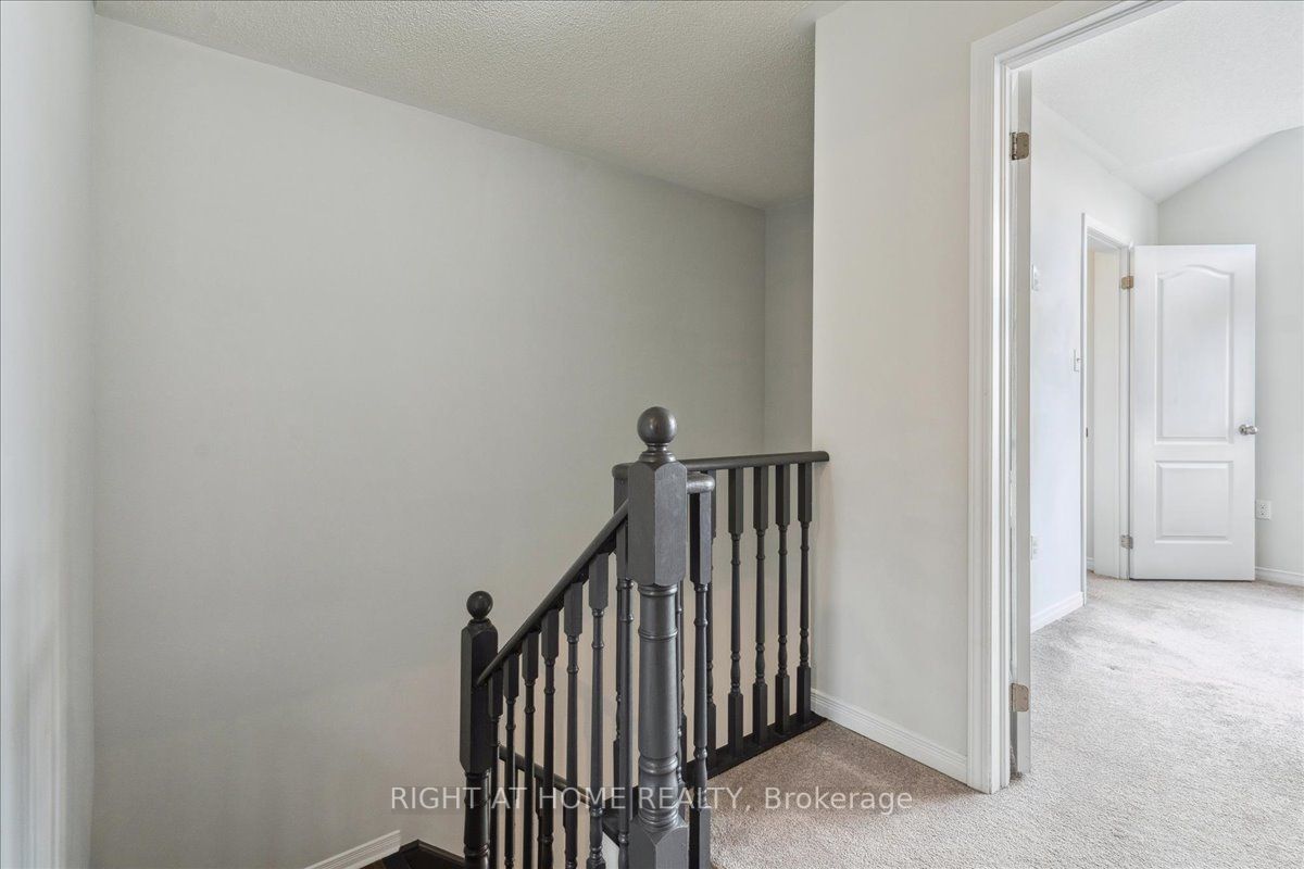 6 Barfoot St