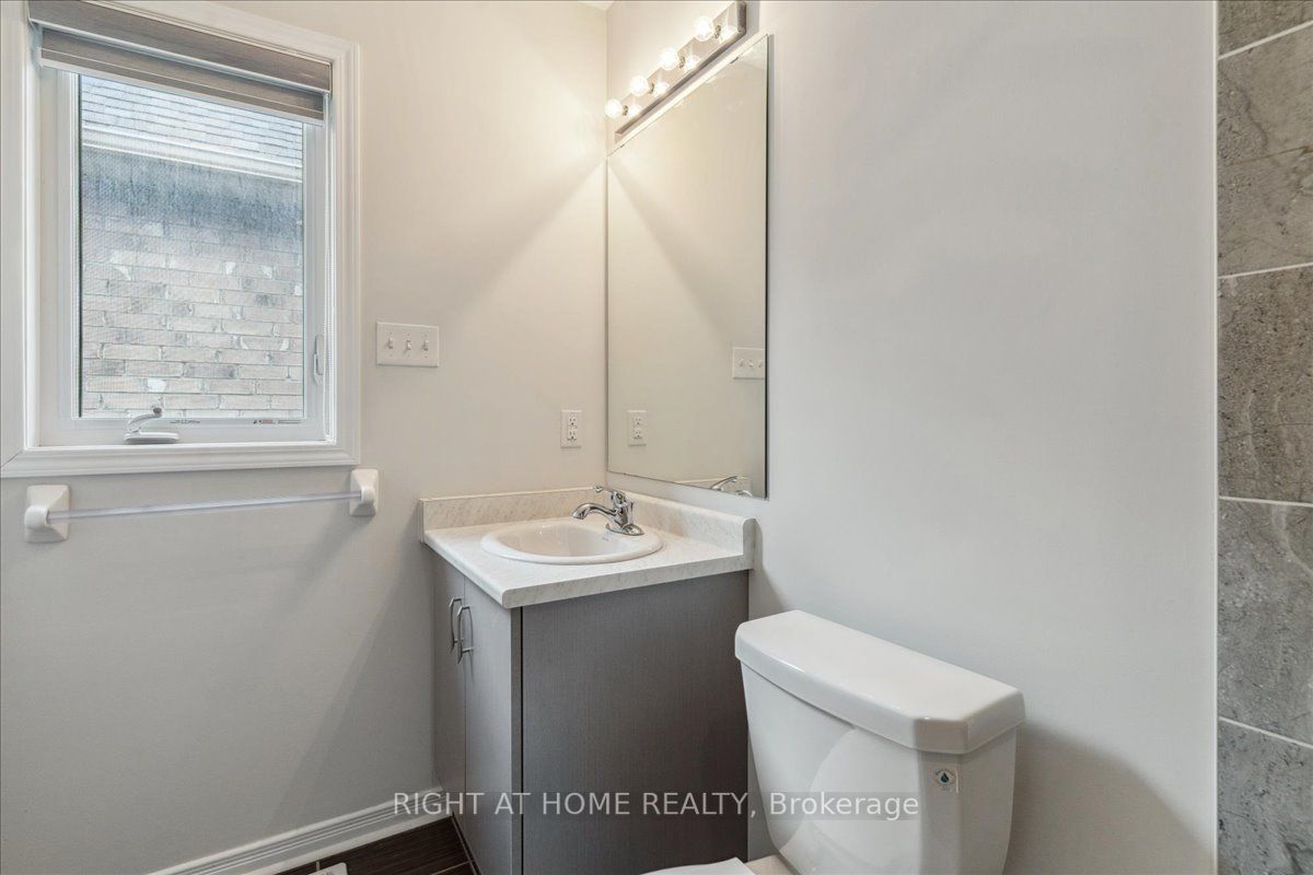 6 Barfoot St