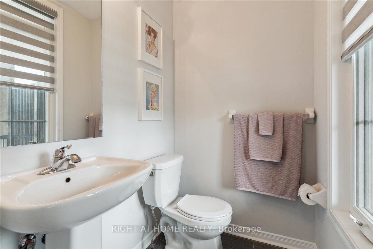 6 Barfoot St