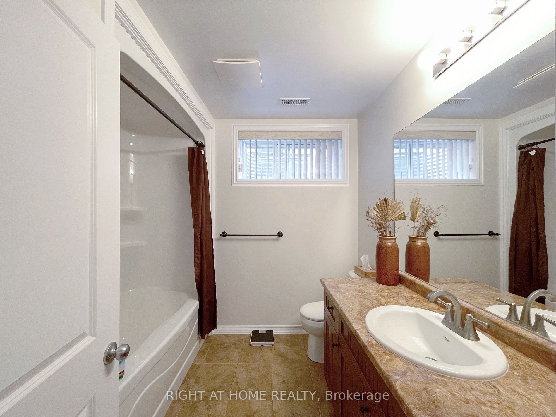 27 Portland St, #Lower