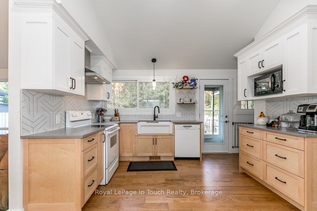 6 Hiawatha Rd