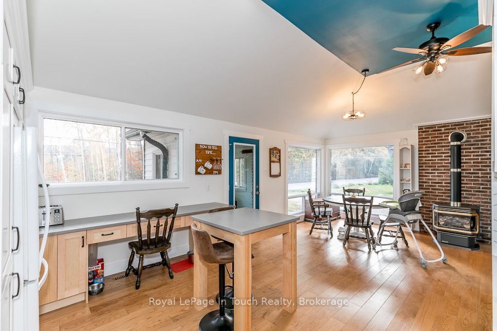 6 Hiawatha Rd
