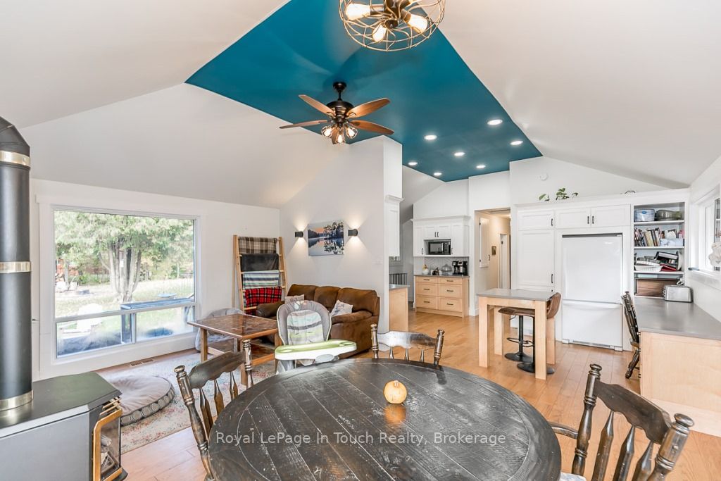 6 Hiawatha Rd