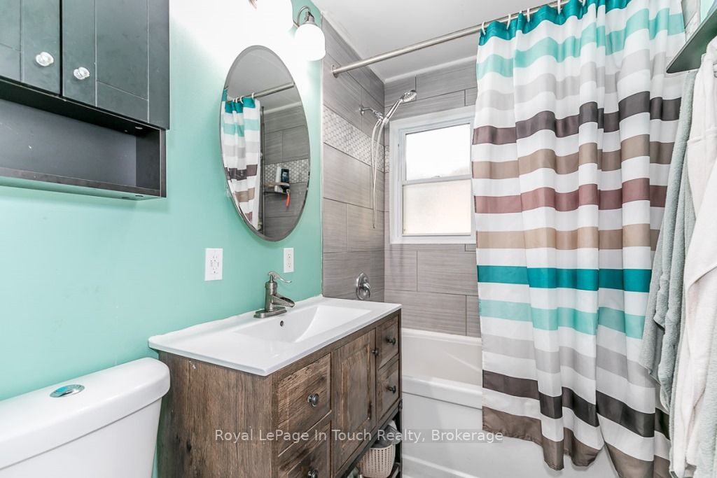 6 Hiawatha Rd