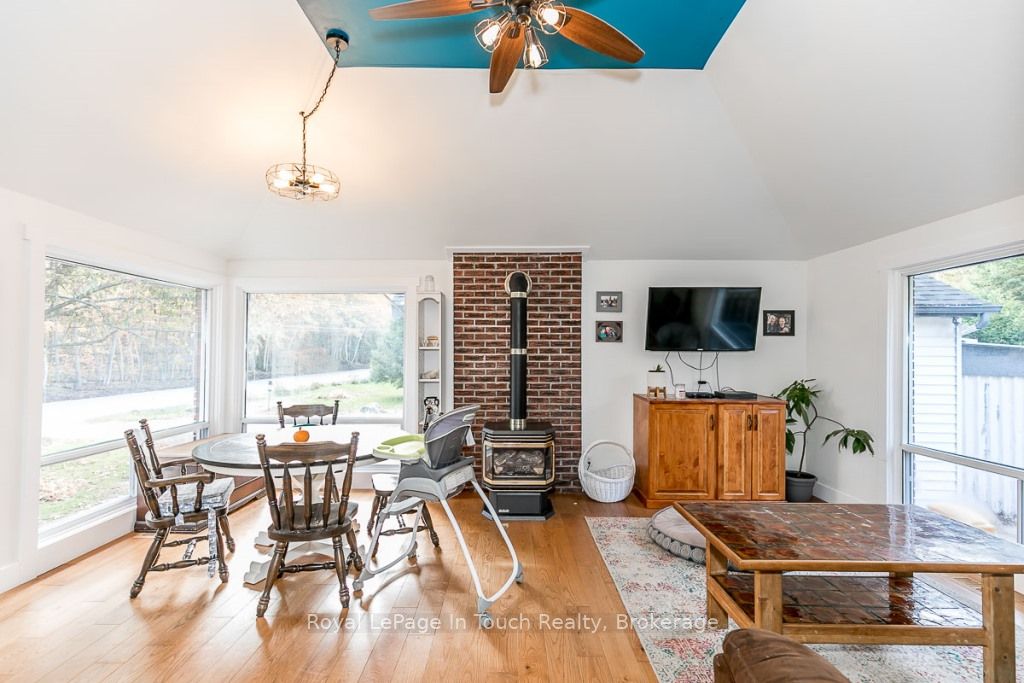 6 Hiawatha Rd
