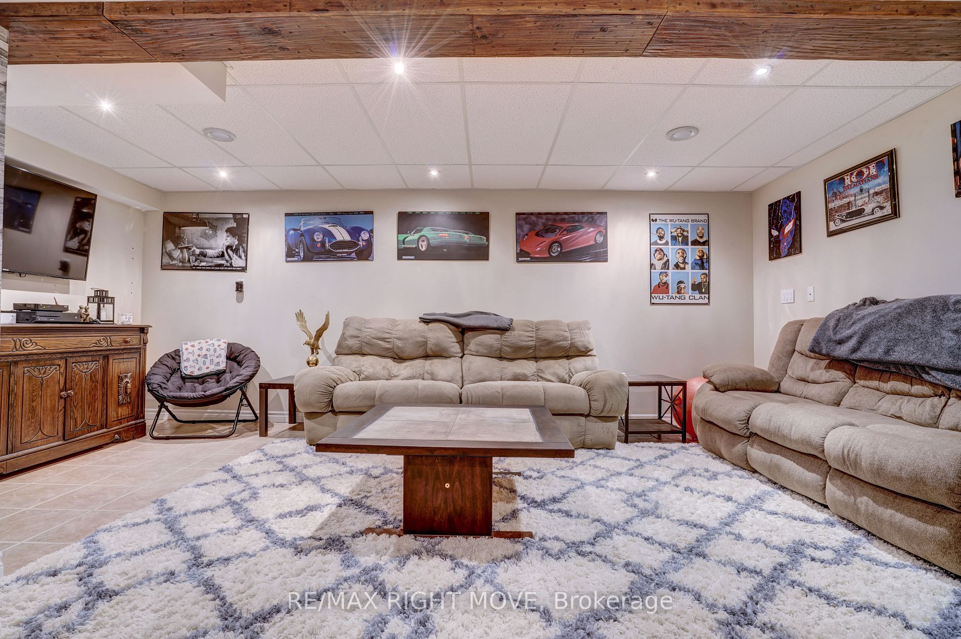 44 Michelle Dr