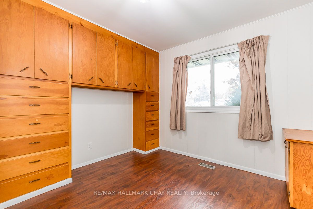 62 Hoover Cres