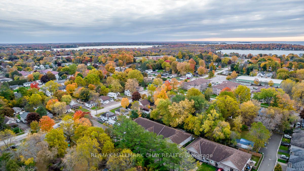 62 Hoover Cres