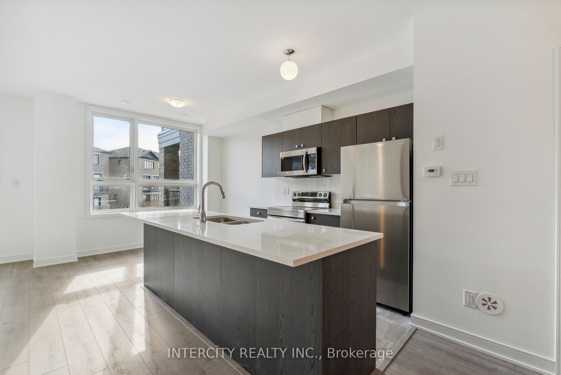 28 Spry Lane