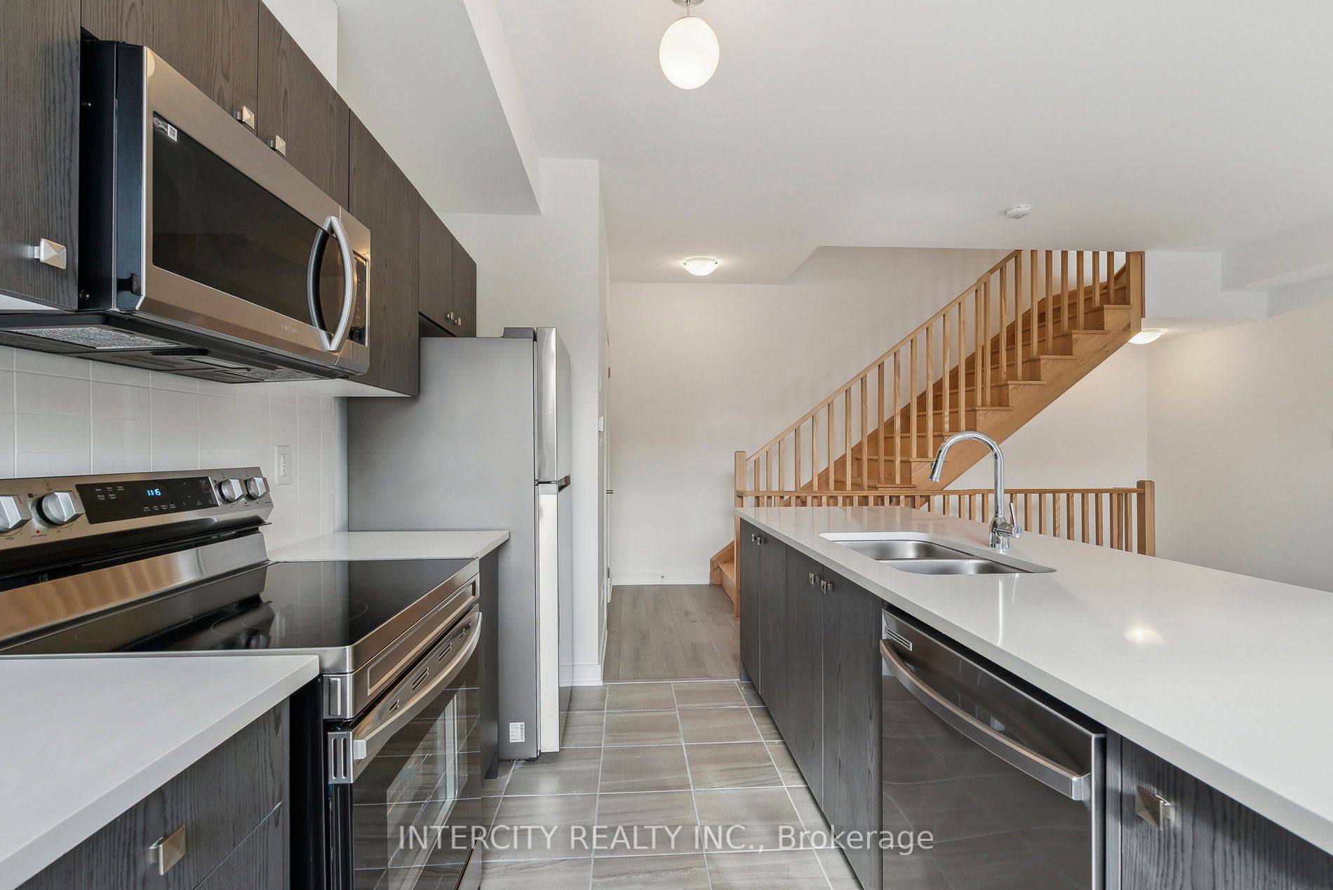 28 Spry Lane