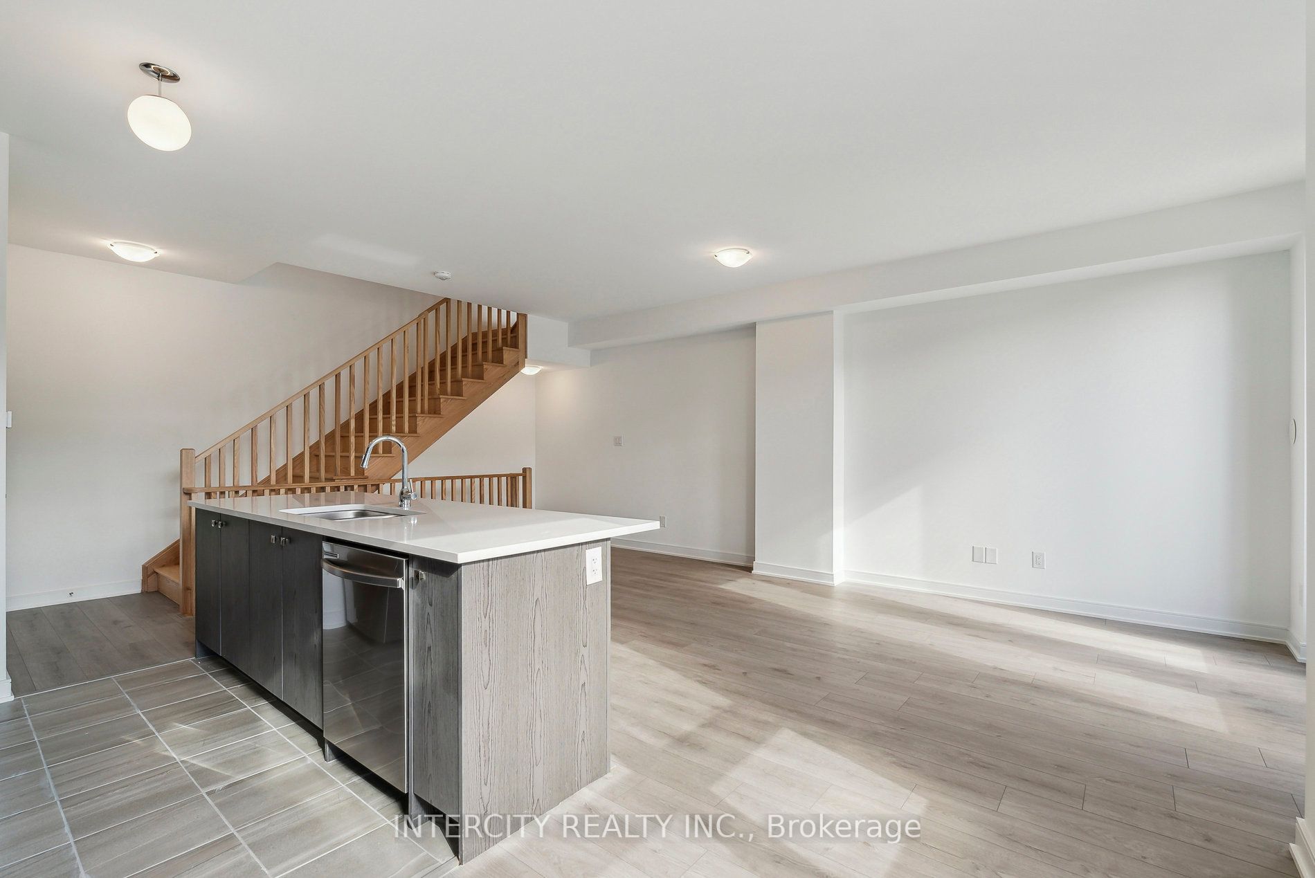 28 Spry Lane