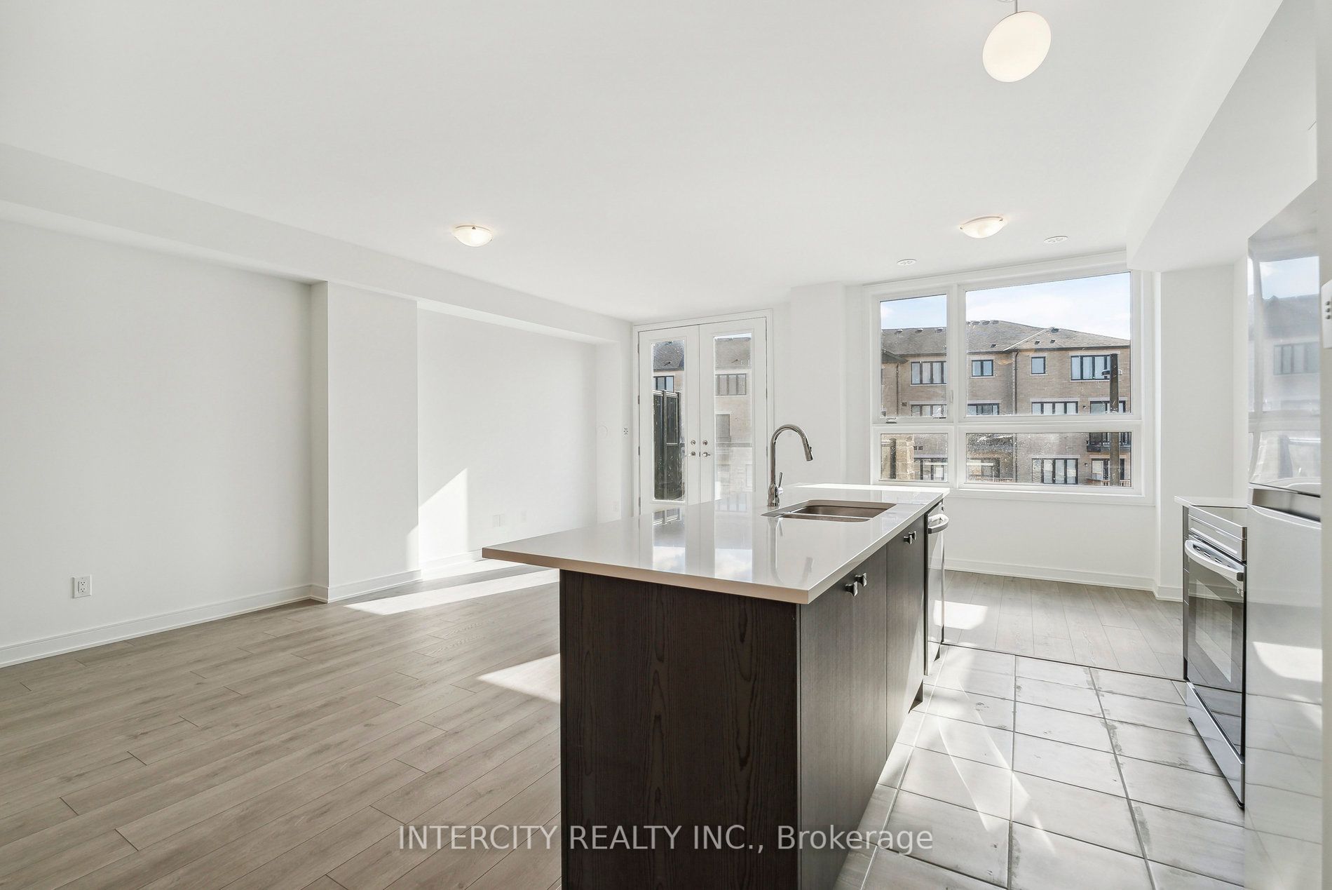 28 Spry Lane