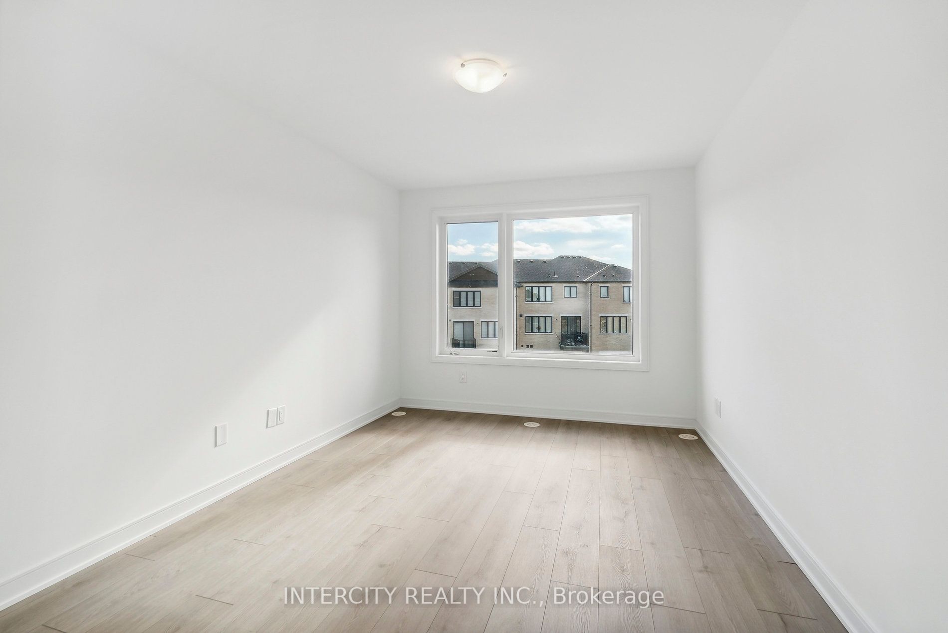 28 Spry Lane