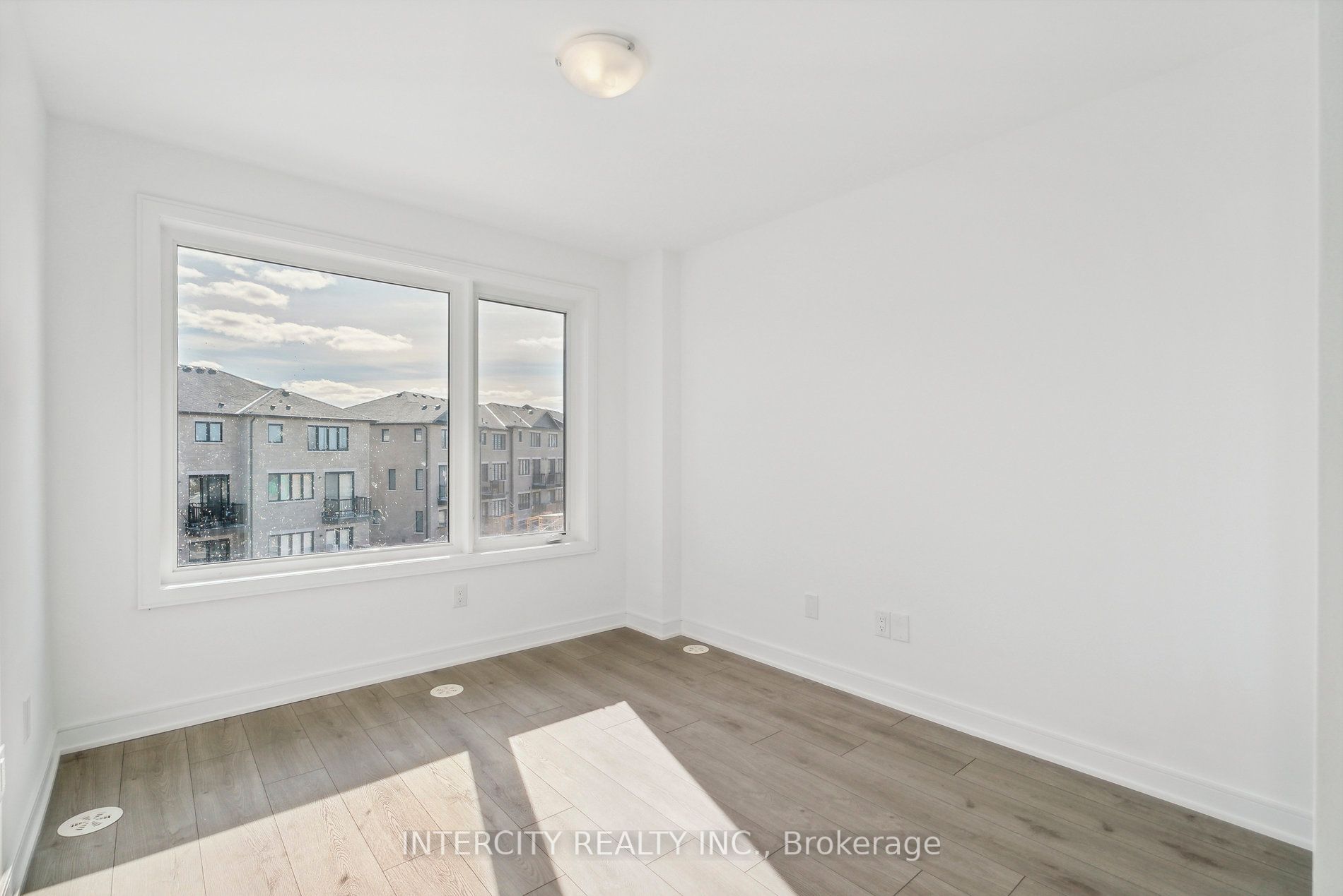 28 Spry Lane