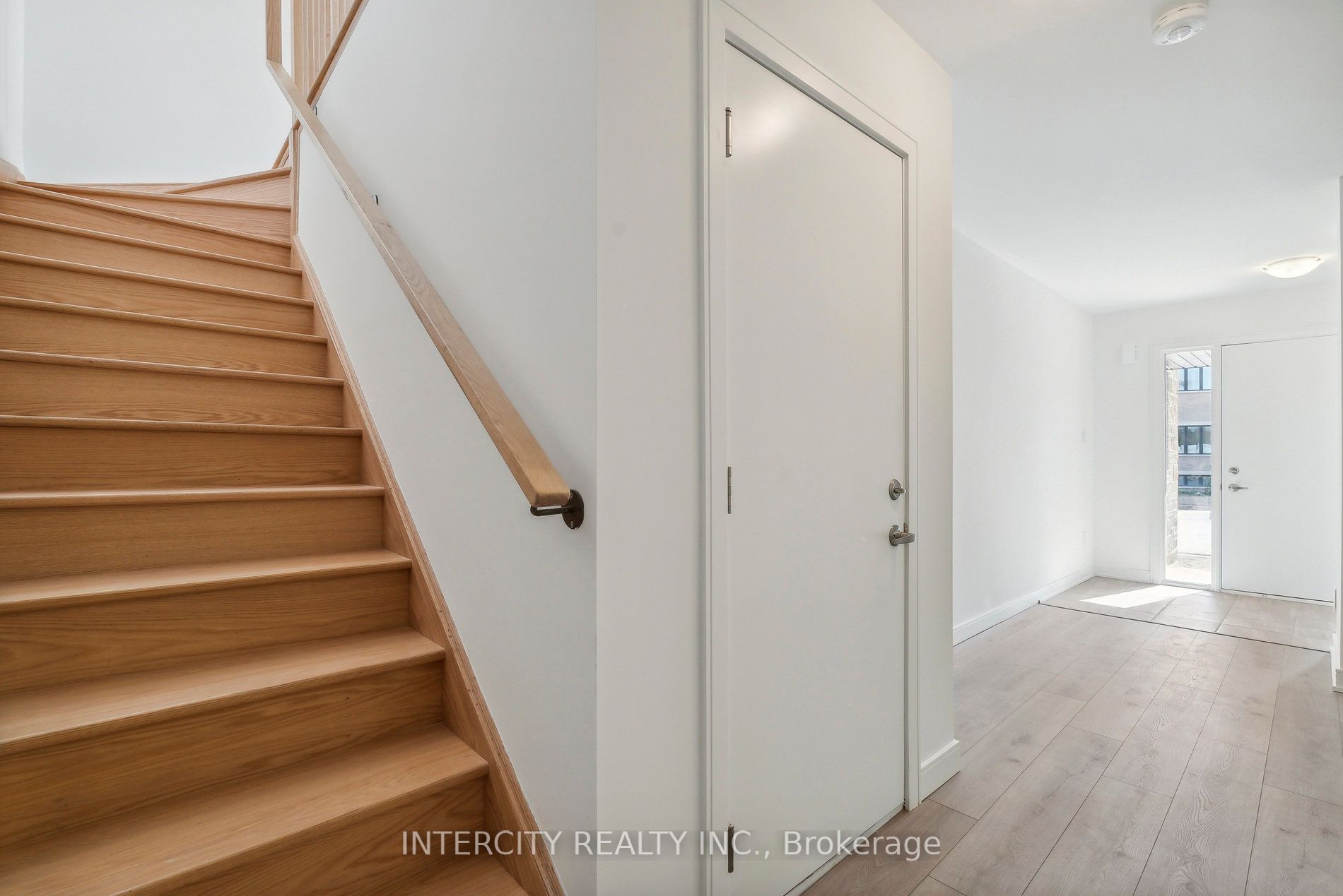 28 Spry Lane