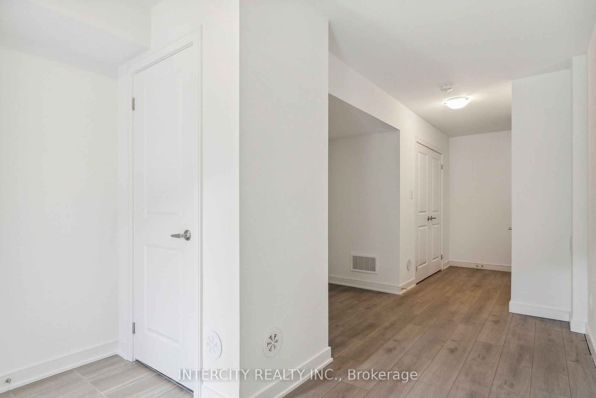 28 Spry Lane
