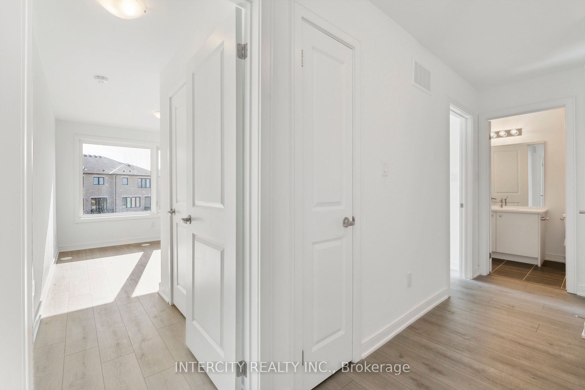 28 Spry Lane