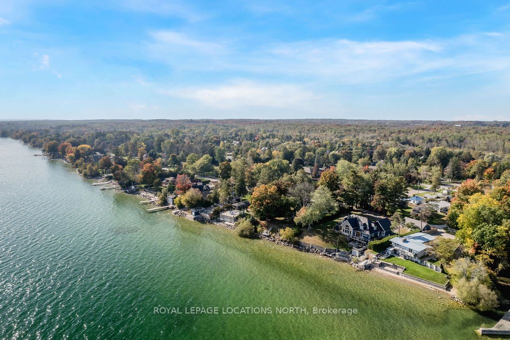 53 Lakeshore Rd W