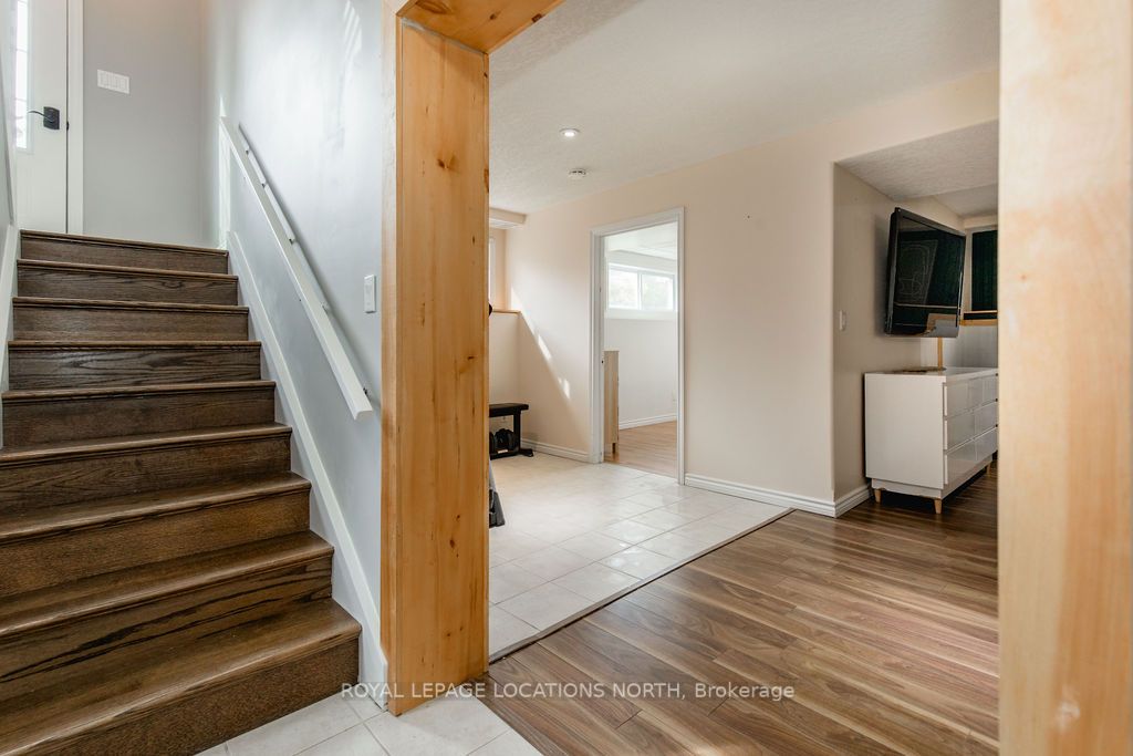 53 Lakeshore Rd W