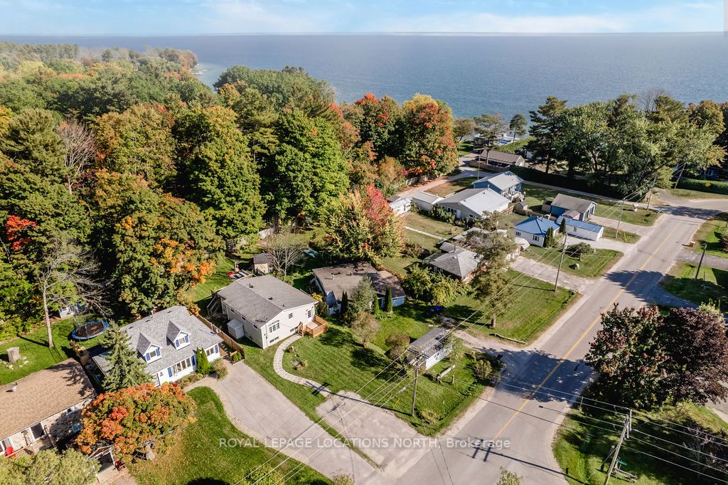 53 Lakeshore Rd W