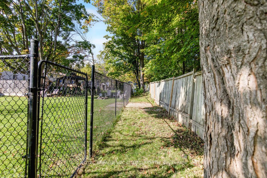 53 Lakeshore Rd W