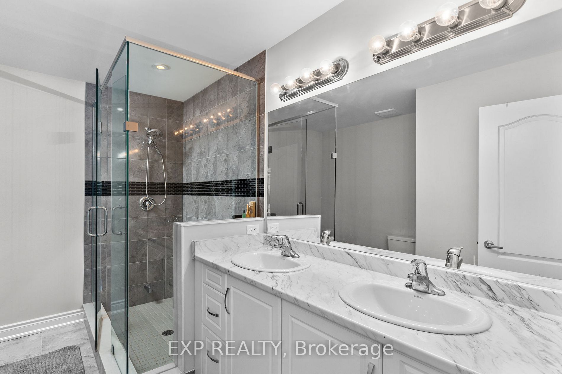 14 Carpenter St