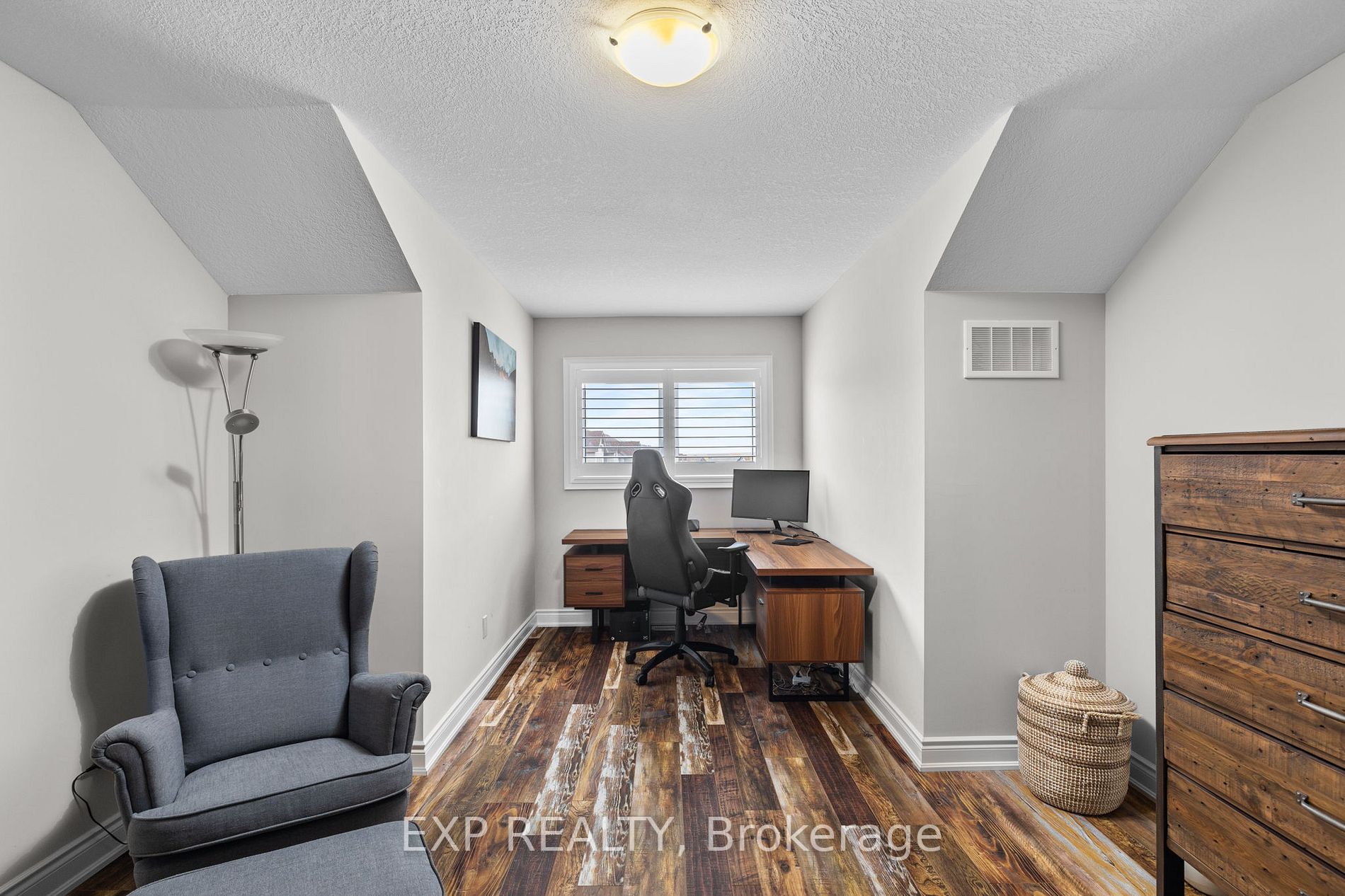 14 Carpenter St