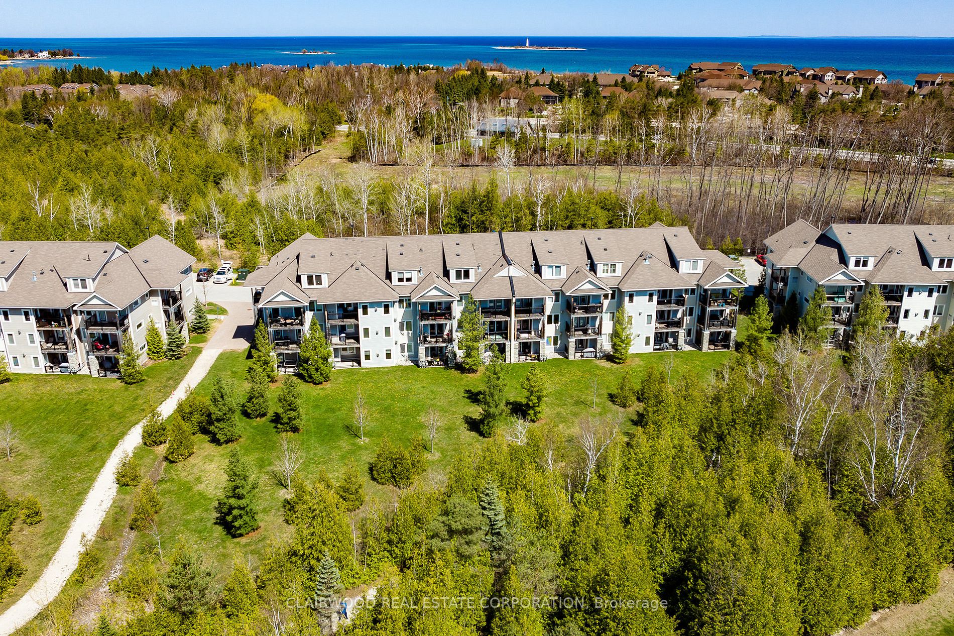 8 Brandy Lane Dr, #204