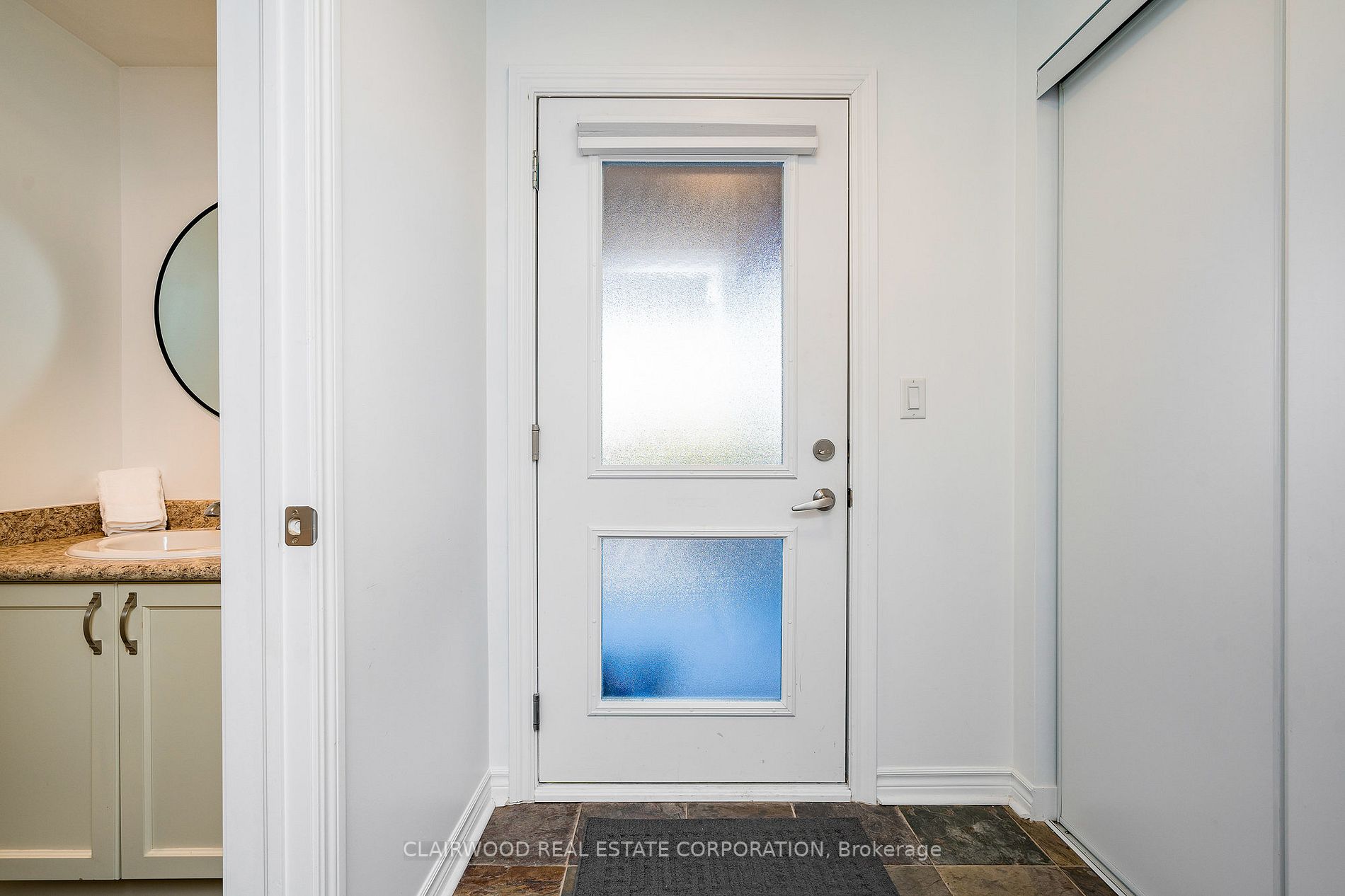 8 Brandy Lane Dr, #204