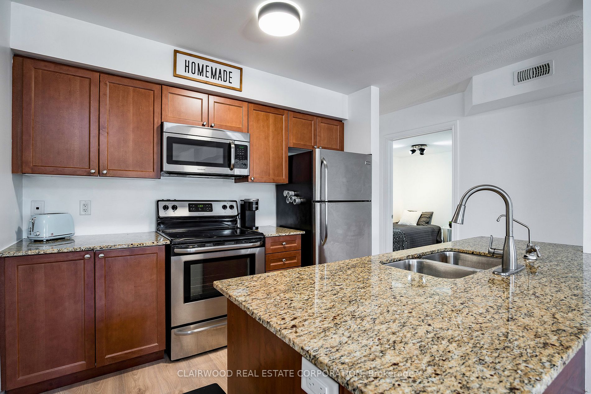 8 Brandy Lane Dr, #204
