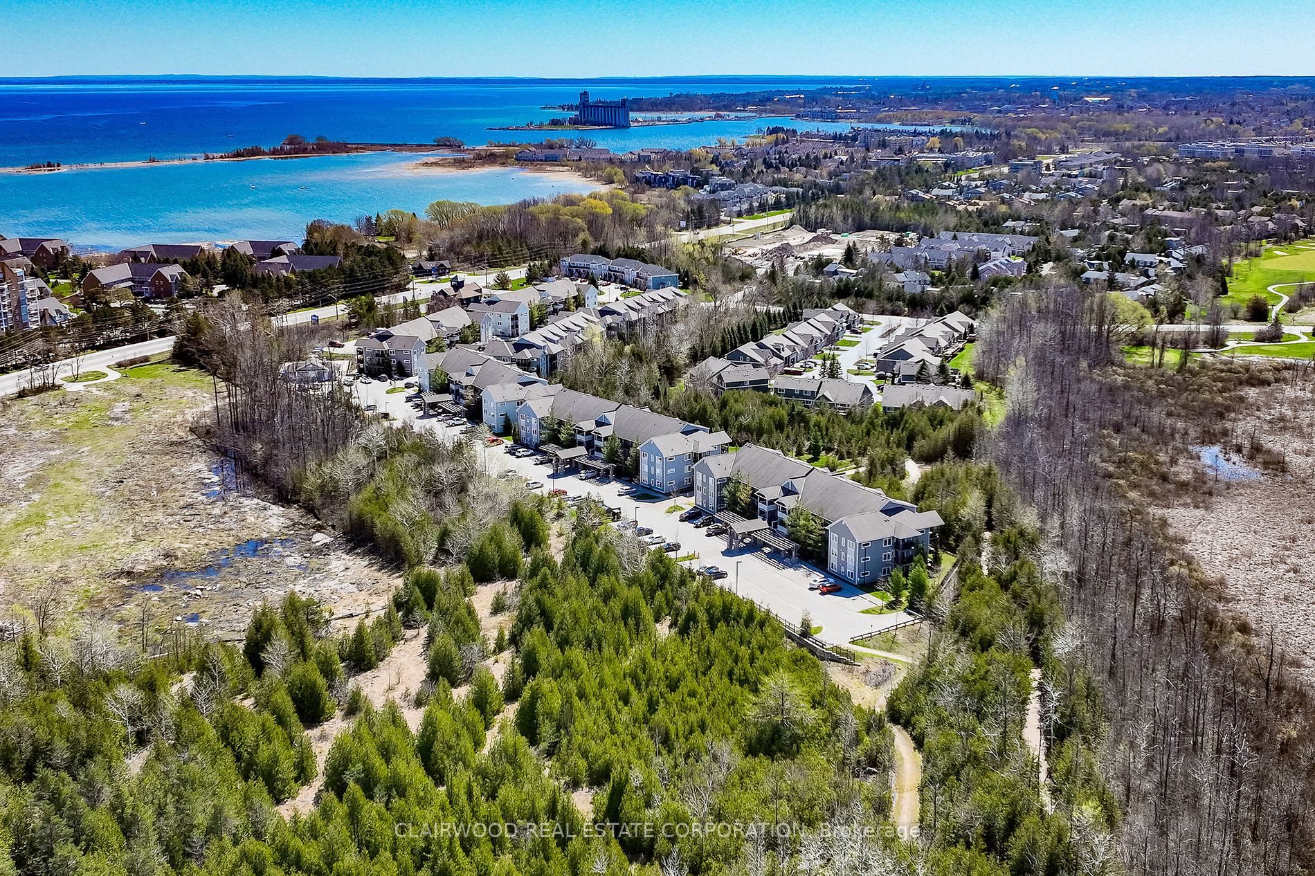 8 Brandy Lane Dr, #204