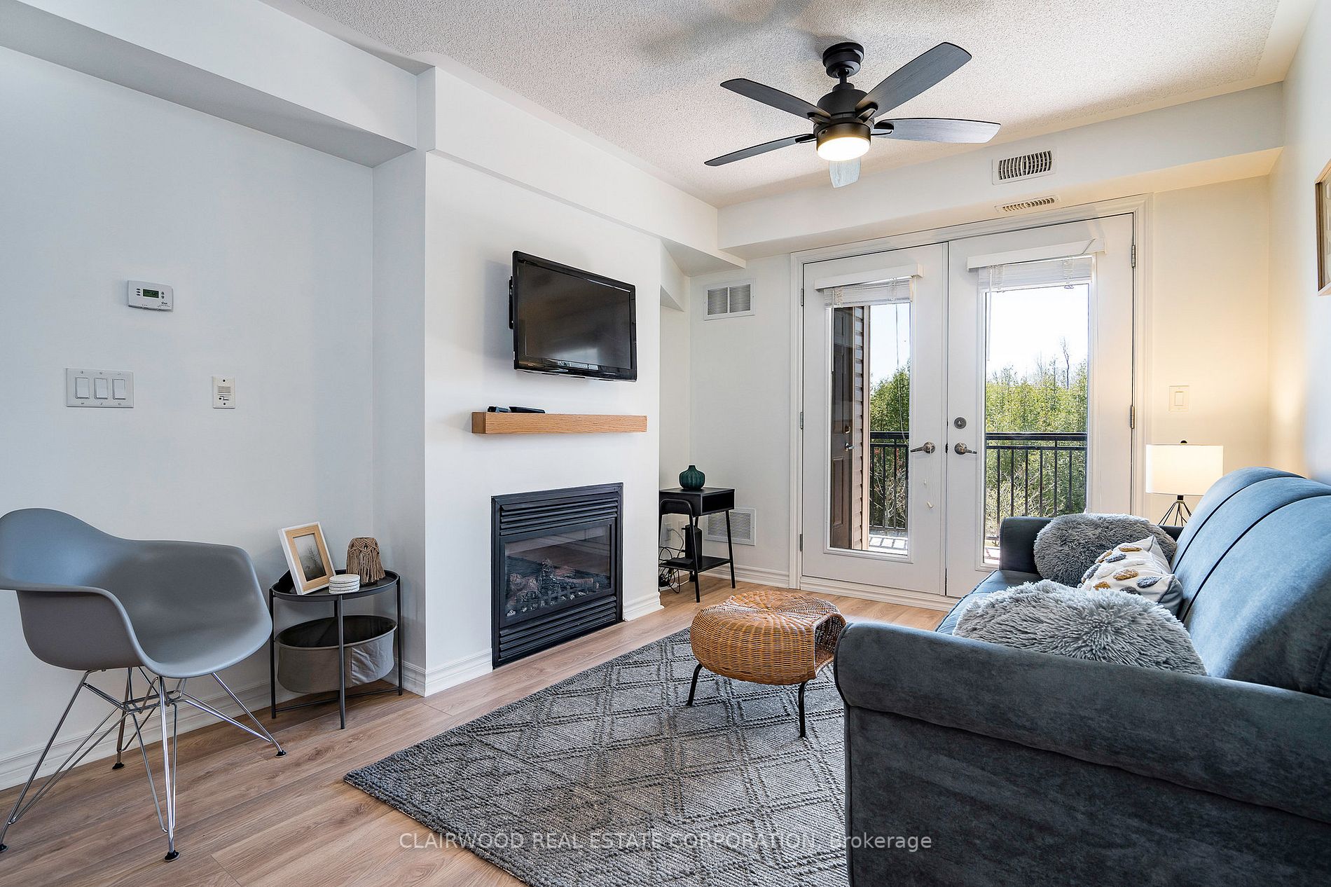 8 Brandy Lane Dr, #204