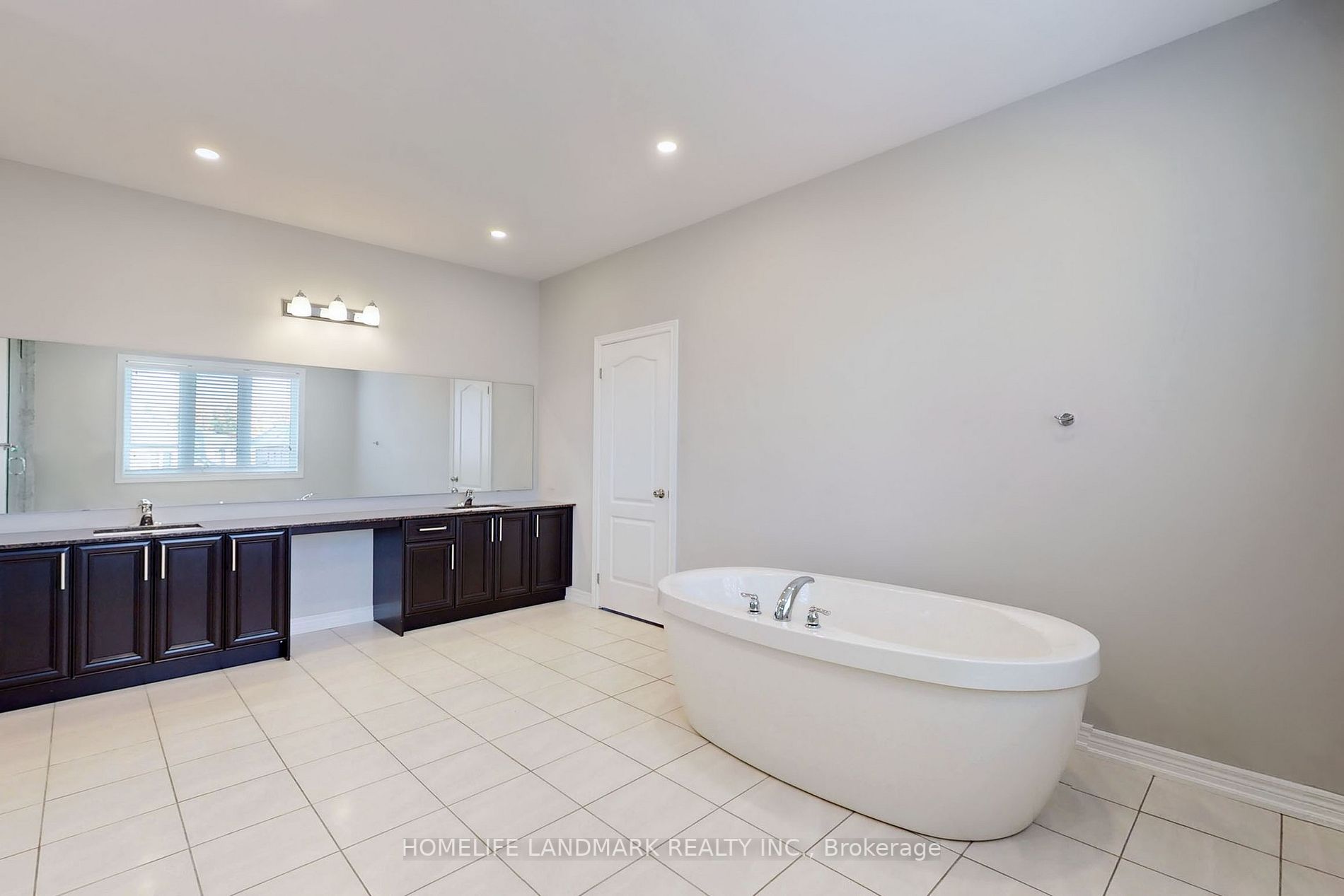 56 Redmond Cres