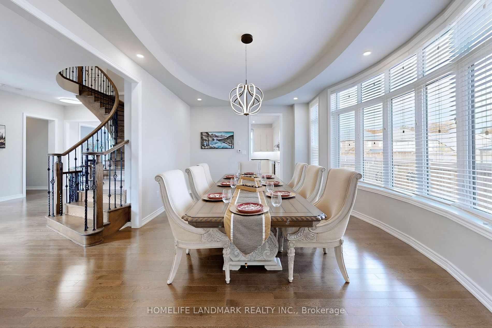 56 Redmond Cres